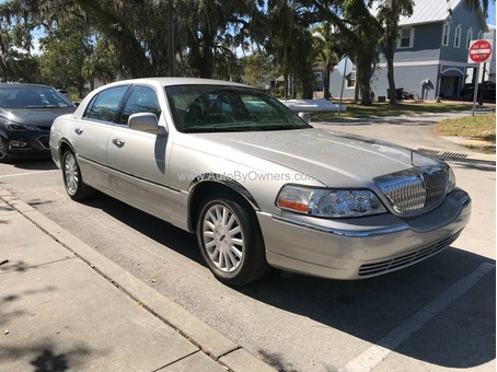 Lincoln Town Car Executive