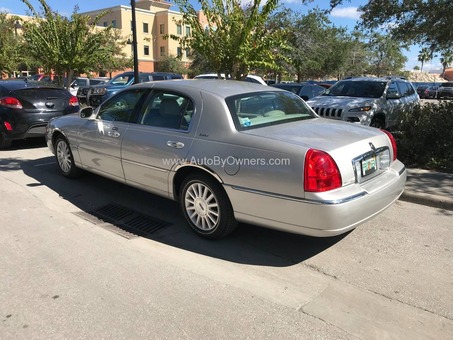 Lincoln Town Car Executive