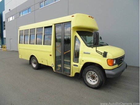 2006 Ford Econoline Commercial Cutaway E-350 DIESEL