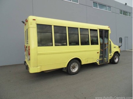 2006 Ford Econoline Commercial Cutaway E-350 DIESEL