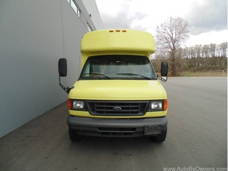 2006 Ford Econoline Commercial Cutaway E-350 DIESEL