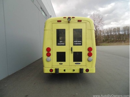 2006 Ford Econoline Commercial Cutaway E-350 DIESEL