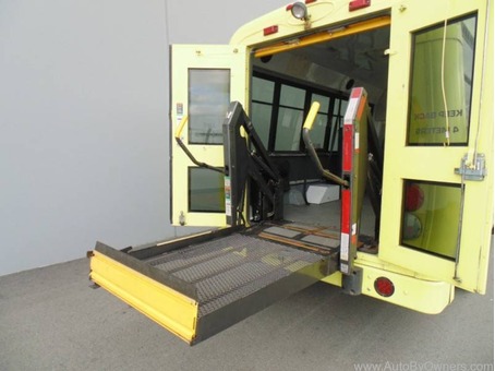 2006 Ford Econoline Commercial Cutaway E-350 DIESEL