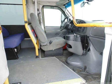 2006 Ford Econoline Commercial Cutaway E-350 DIESEL